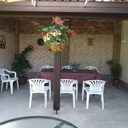 Beata Vendeghaz Pensiune Tokaj